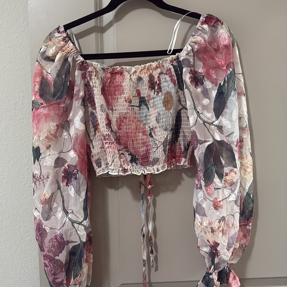 A. Peach Crop Top floral, sheer, long sleeve, smocked, adjustable size M - Picture 9 of 9